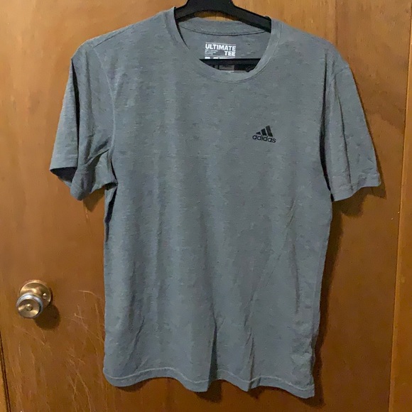 2 for 15$// Adidas T-shirt - Picture 1 of 3